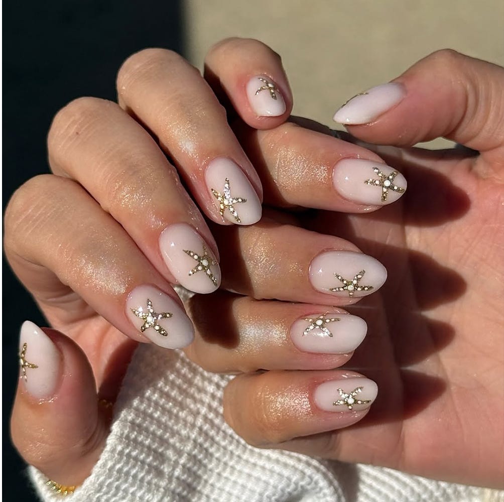 Medium Almond Nails With Gold Starfish Rhinestones — Cute Gel X Nails