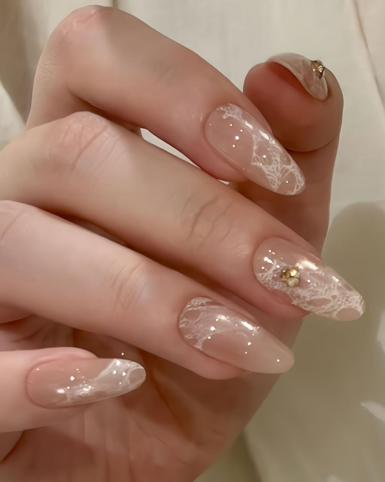 Sheer Nude Medium Almond White Lace Sheer Nude Medium Almond White Lace — Cute Medium Nails