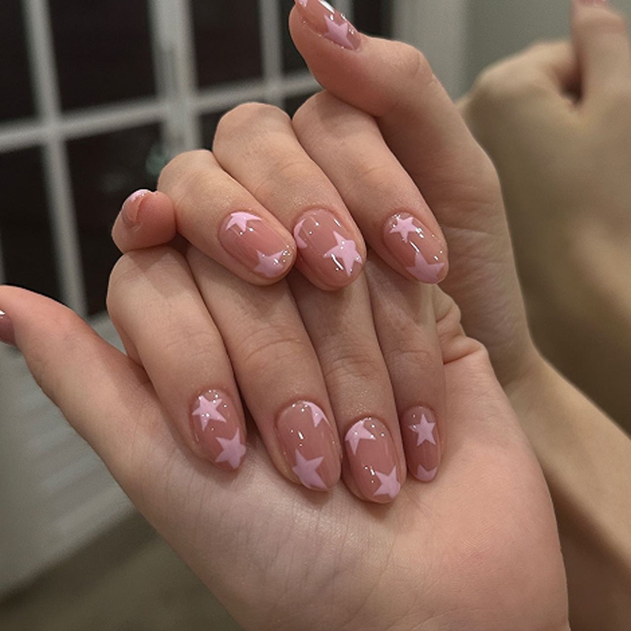 Sheer Pink Medium Oval With Pink Stars Sheer Pink Medium Oval With Pink Stars — Cute Medium Nails