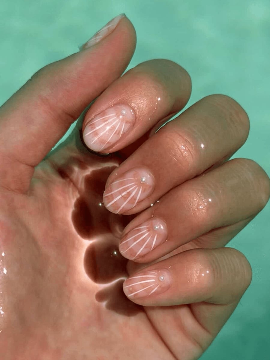 Short Oval Nude with White Line Art Short Oval Nude with White Line Art — Cute Natural Nails
