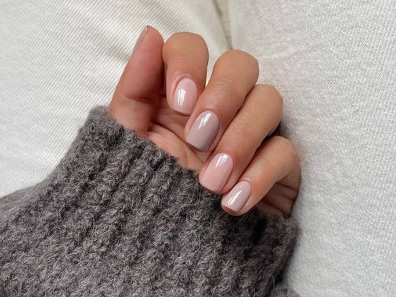 Short Almond Two-Tone Neutral Nails Short Almond Two-Tone Neutral Nails — Cute Natural Nails