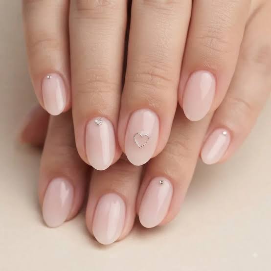 Milky Pink Nude Rhinestone Dot Medium Oval Nails Milky Pink Nude Rhinestone Dot Medium Oval Nails — Cute Oval Nails
