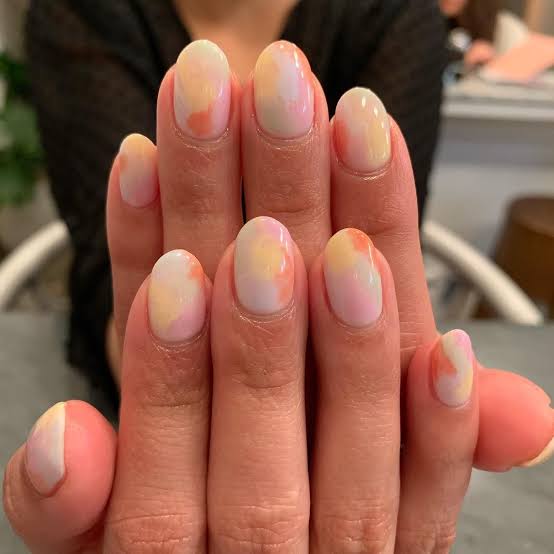 Minimalist Silver Outline Short Oval Nails Minimalist Silver Outline Short Oval Nails — Cute Oval Nails