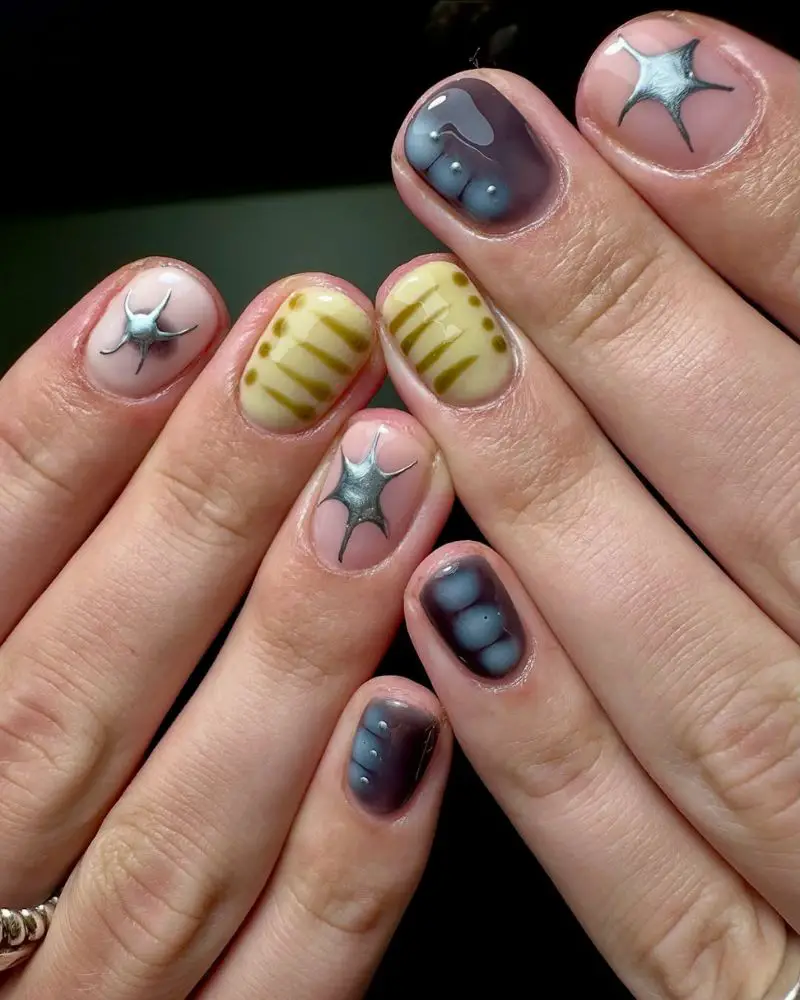 Abstract Metallic Star Gradient Short Square Nails Abstract Metallic Star Gradient Short Square Nails — Cute Short Acrylic Nails
