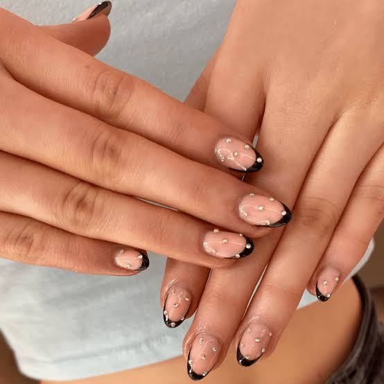Milky Pink Classic French Short Almond Nails Milky Pink Classic French Short Almond Nails — Cute Short Acrylic Nails