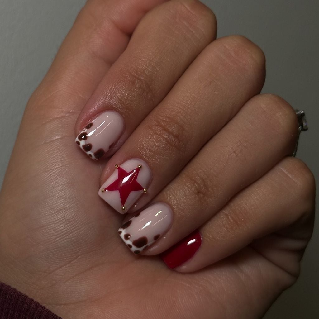 Nude Red Star Animal Print Short Square Nails Nude Red Star Animal Print Short Square Nails — Cute Short Gel Nails