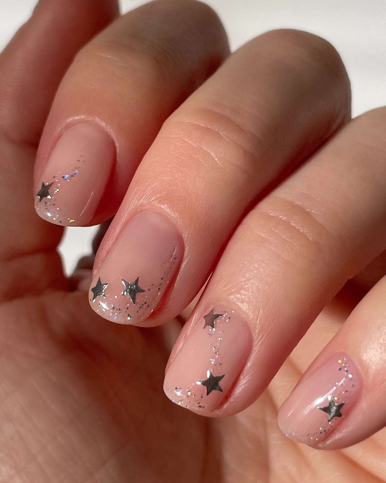 Sheer Nude Pink Star Decal Short Natural Nails Sheer Nude Pink Star Decal Short Natural Nails — Cute Short Gel Nails