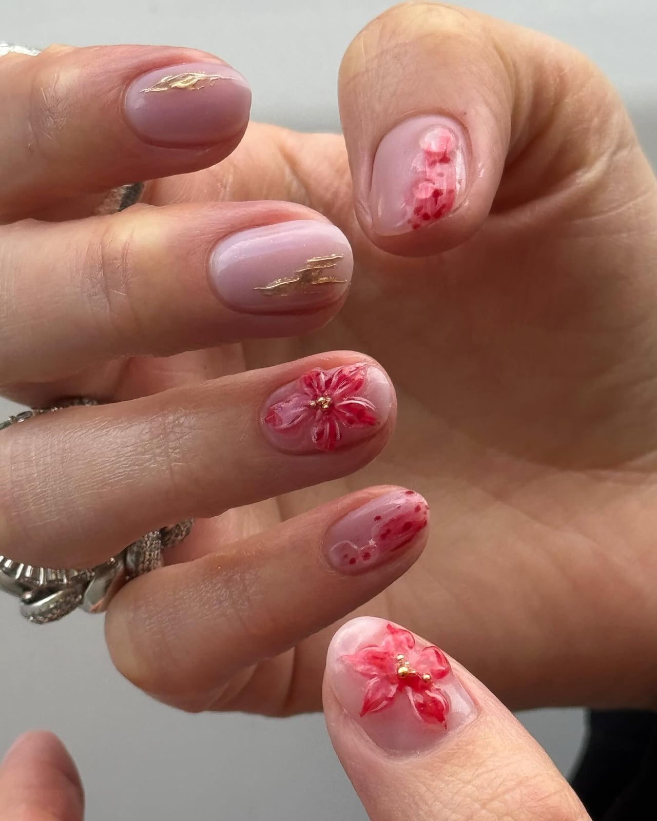 3D Floral Pink and Gold Short Oval Nails 3D Floral Pink and Gold Short Oval Nails — Cute Short Gel Nails