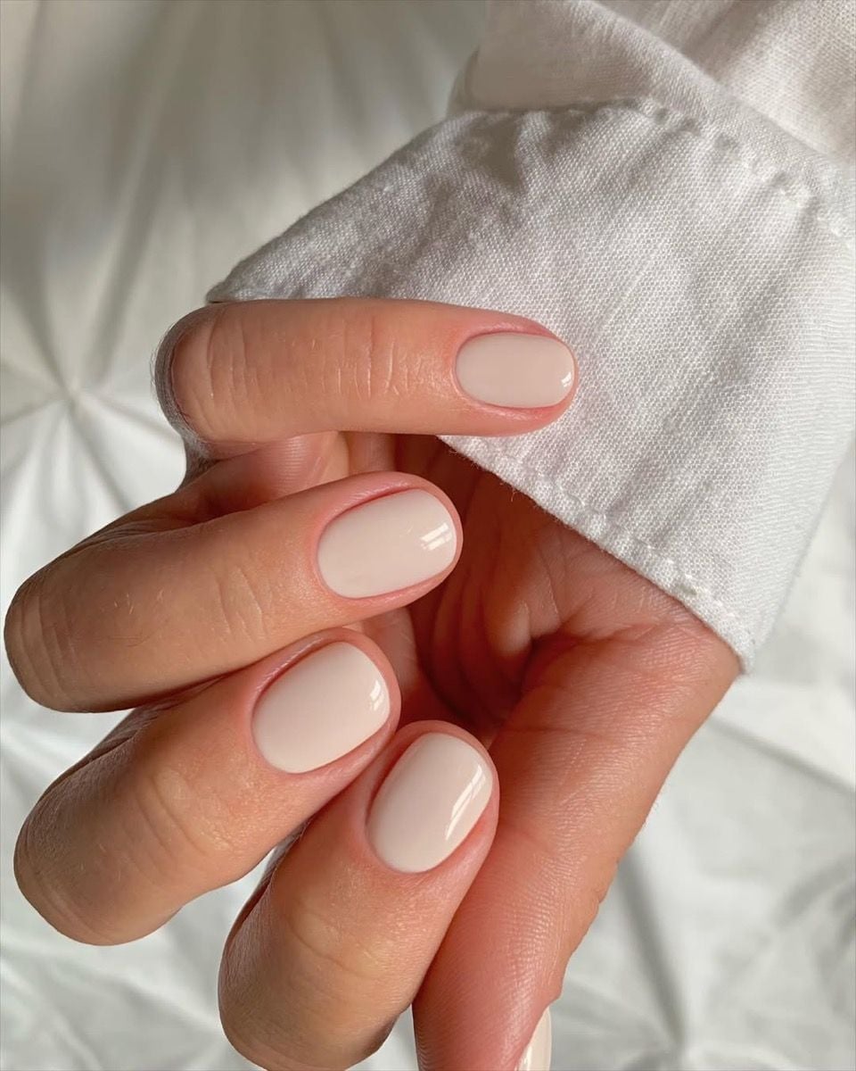 7 Nail Polish Colors That Enhance Your Summer Tan: From Milky White to Spritz Orange | Vogue