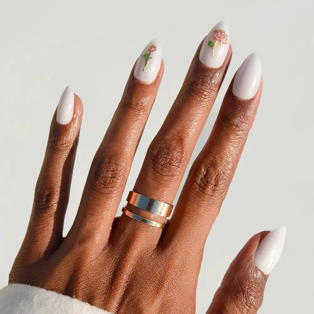 Medium Almond White Floral Art Nails Medium Almond White Floral Art Nails — Cute White Nails