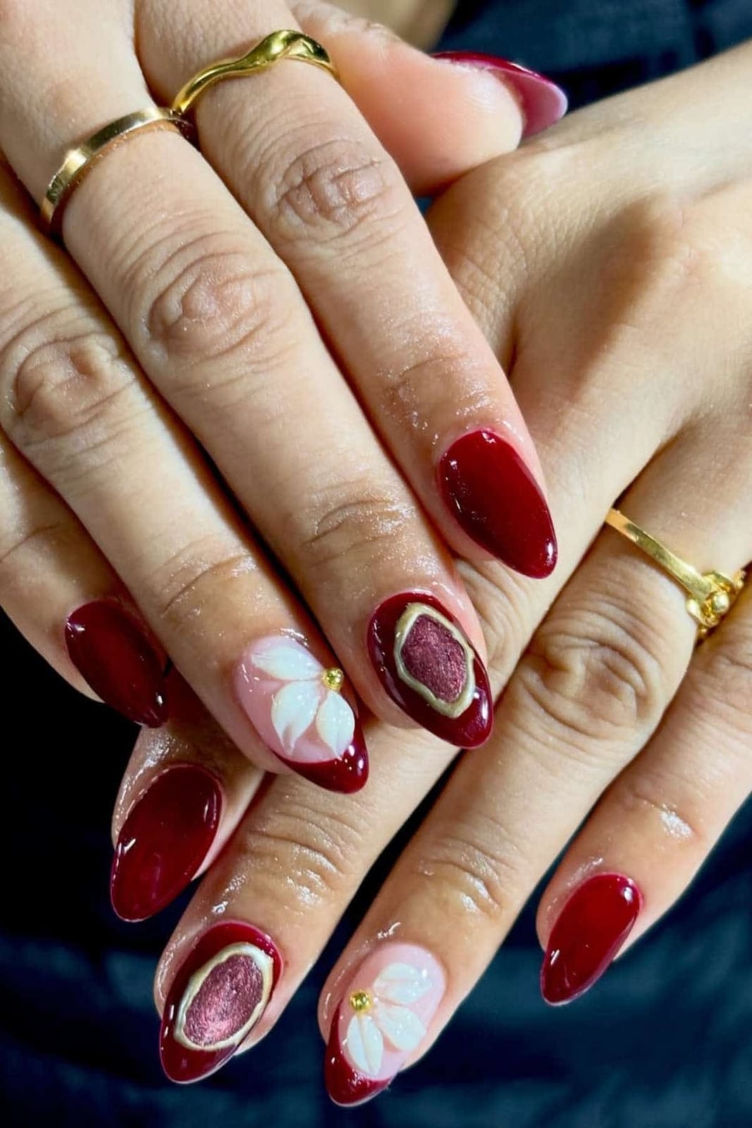 Medium Oval Burgundy With 3D Flowers Medium Oval Burgundy With 3D Flowers — Cute Wine Nails