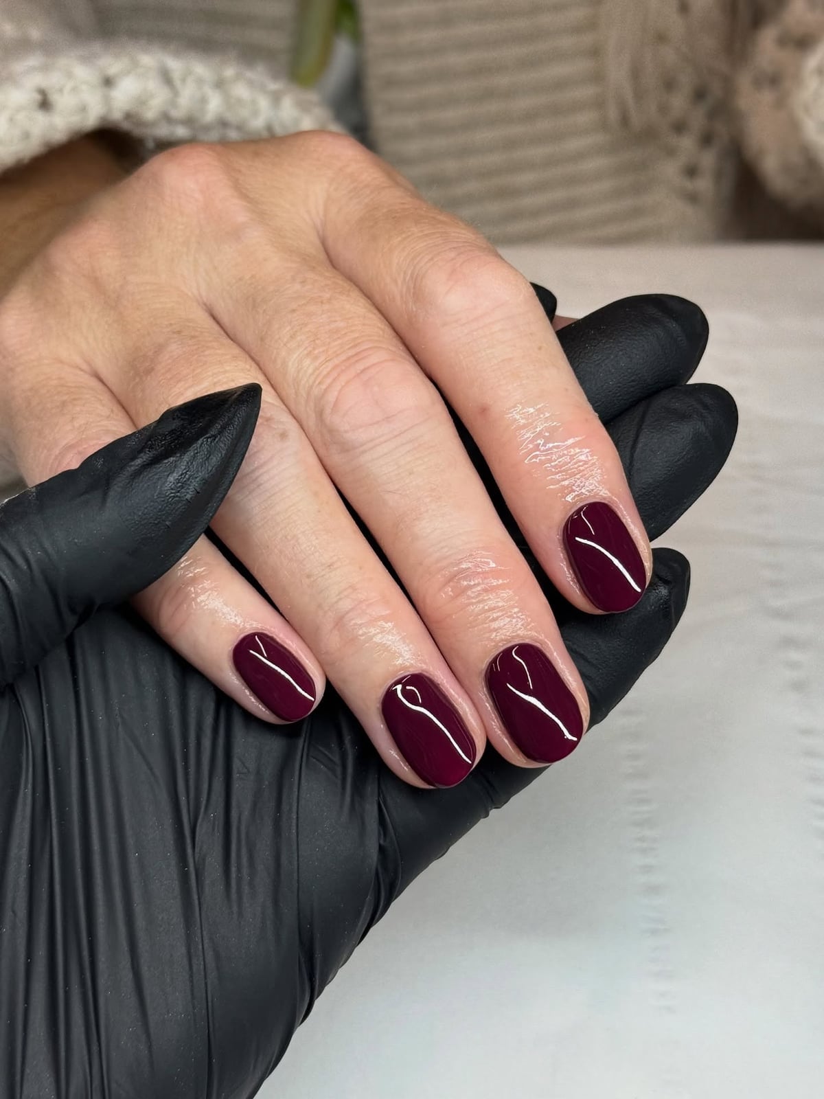 Deep Burgundy Glossy Short Oval Deep Burgundy Glossy Short Oval — Cute Wine Nails