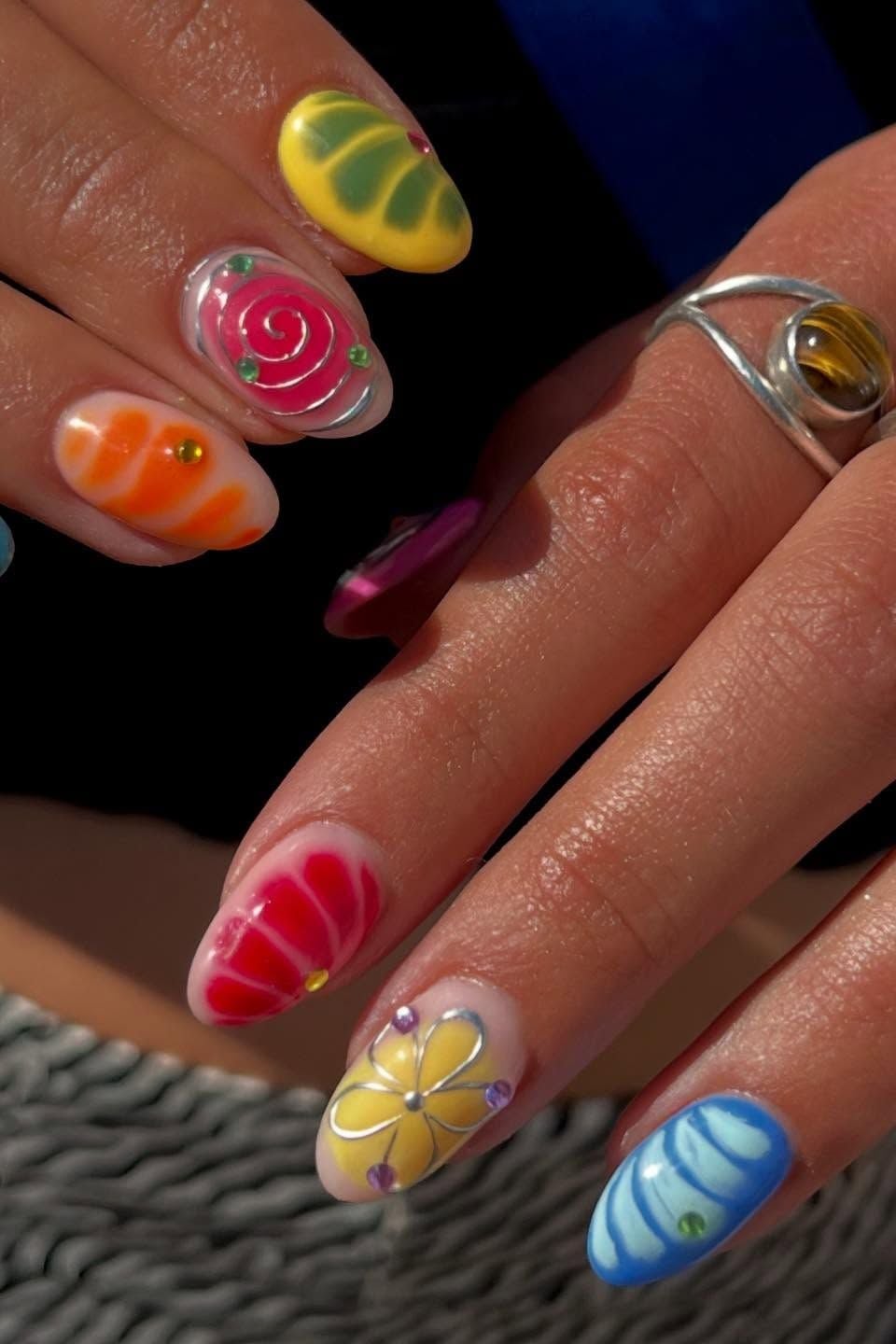 Jelly Translucent Short Oval Art Nails — Easy Nail Art Inspo