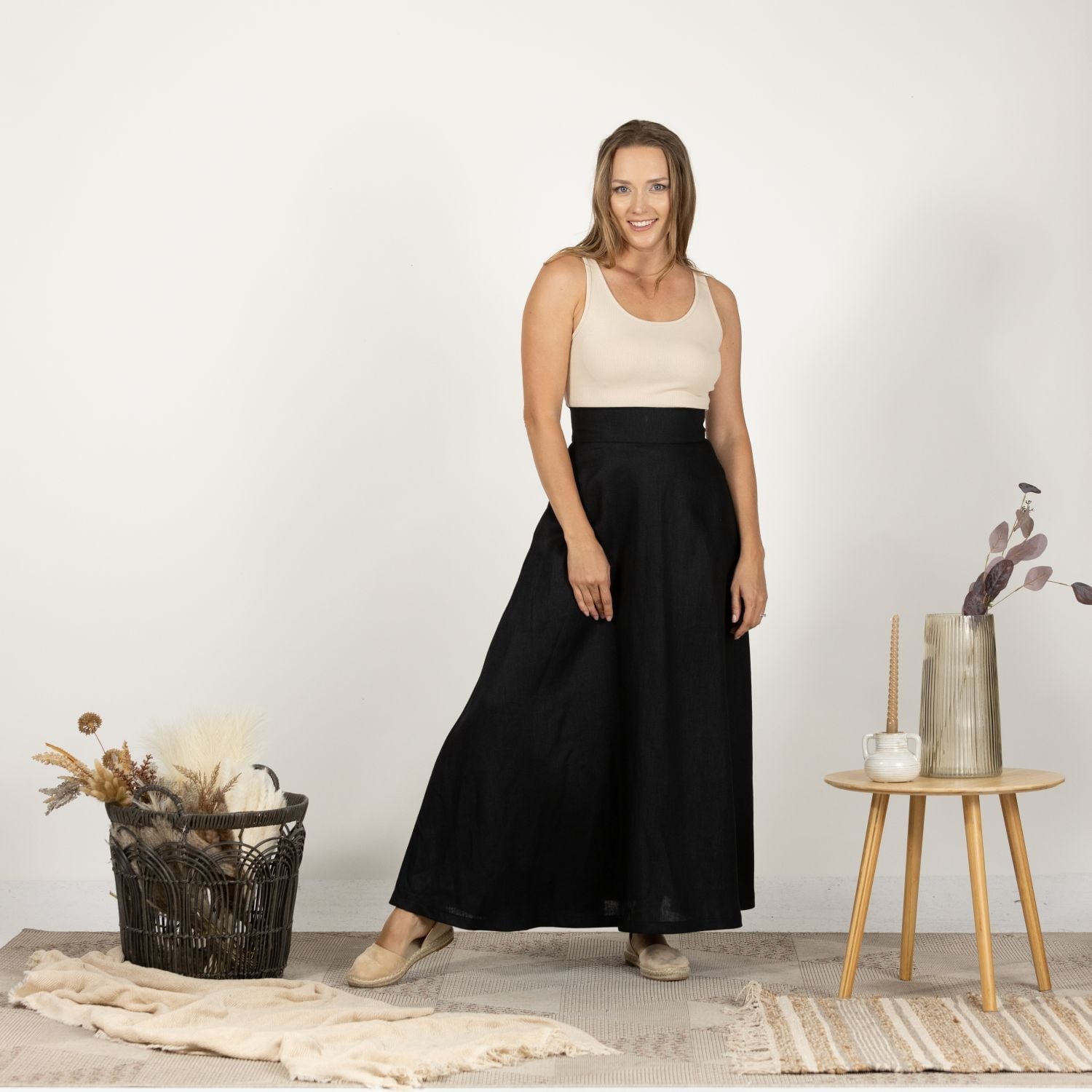 Beige Tank Top With High-Waist Linen Black Maxi Skirt — Elegant Black Maxi Skirt Outfit