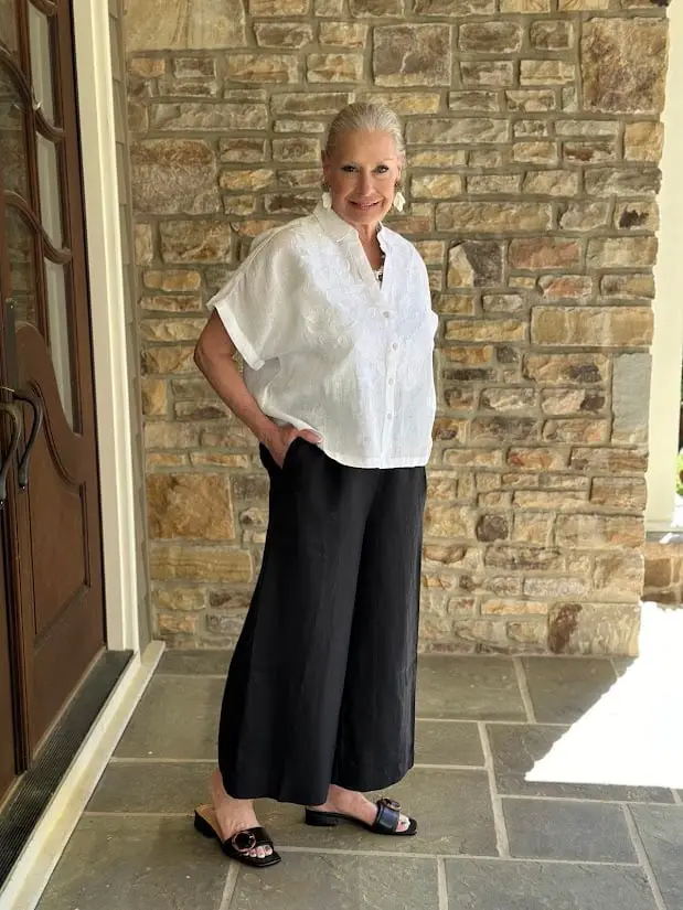 White Embroidered Linen Shirt with Black Wide-Leg Pants White Embroidered Linen Shirt with Black Wide-Leg Pants — Elegant Boho Outfits