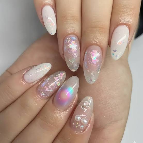 Medium Oval Holographic Foil Pearl Nails — Elegant Korean Nail Art