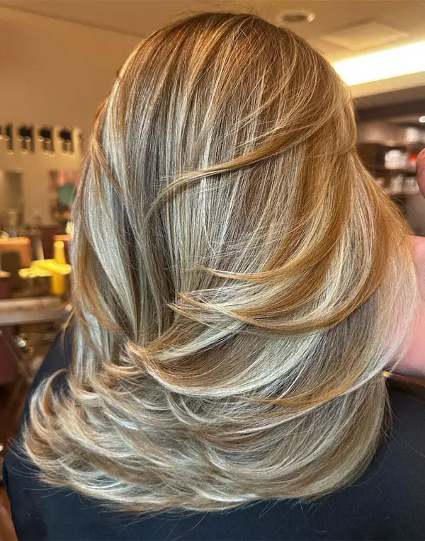 Mid-Back Layered Honey Blonde Blowout Mid-Back Layered Honey Blonde Blowout — Honey Blonde Hair Inspiration
