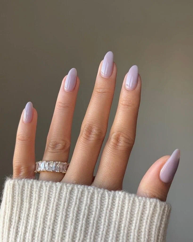 Winter Visual Idea — Winter Round Nails