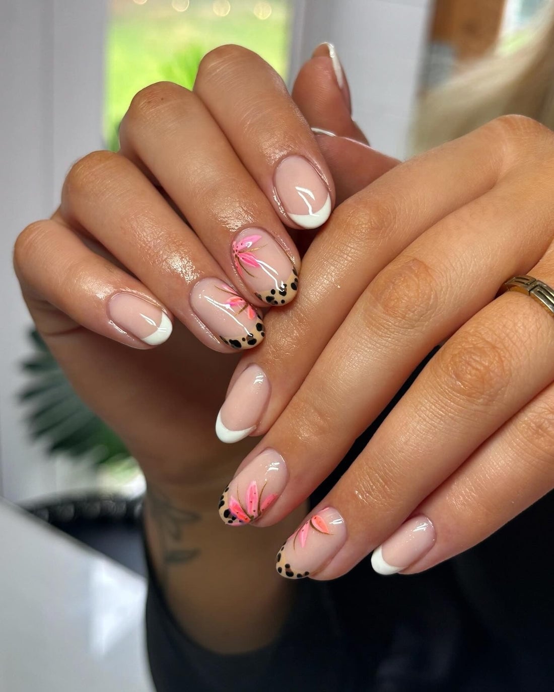 White French Pink Floral Short Oval Nails White French Pink Floral Short Oval Nails — Nail Art Ideas