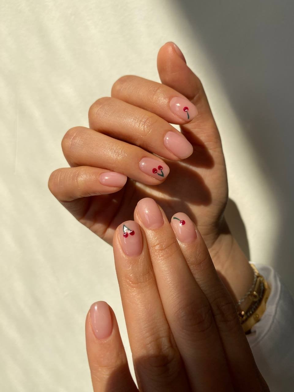 Short Oval Sheer Nude Cherry Art Short Oval Sheer Nude Cherry Art — Russian Manicure Inspiration