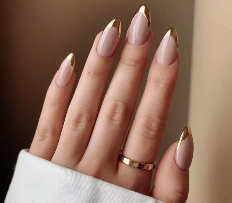 Medium Almond Nude Gold French Tips Medium Almond Nude Gold French Tips — Russian Manicure Inspiration