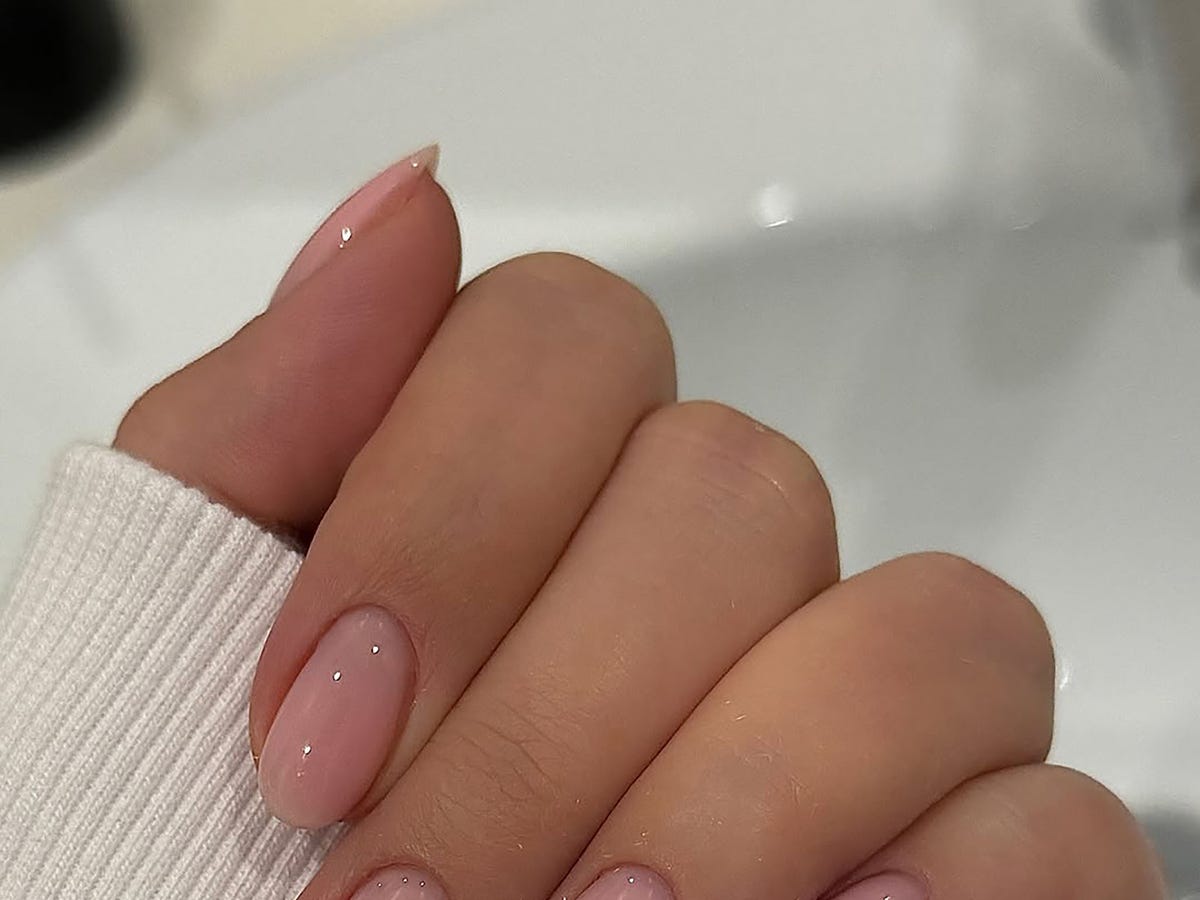 Short Almond Milky Pink Pearlescent Dots Short Almond Milky Pink Pearlescent Dots — Russian Manicure Inspiration