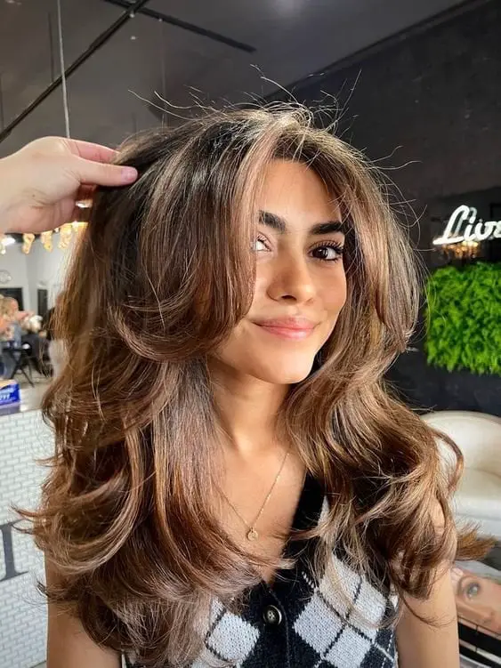 Mid-Back Brown Blowout With Side-Swept Bangs — Simple 90s Blowout Hair