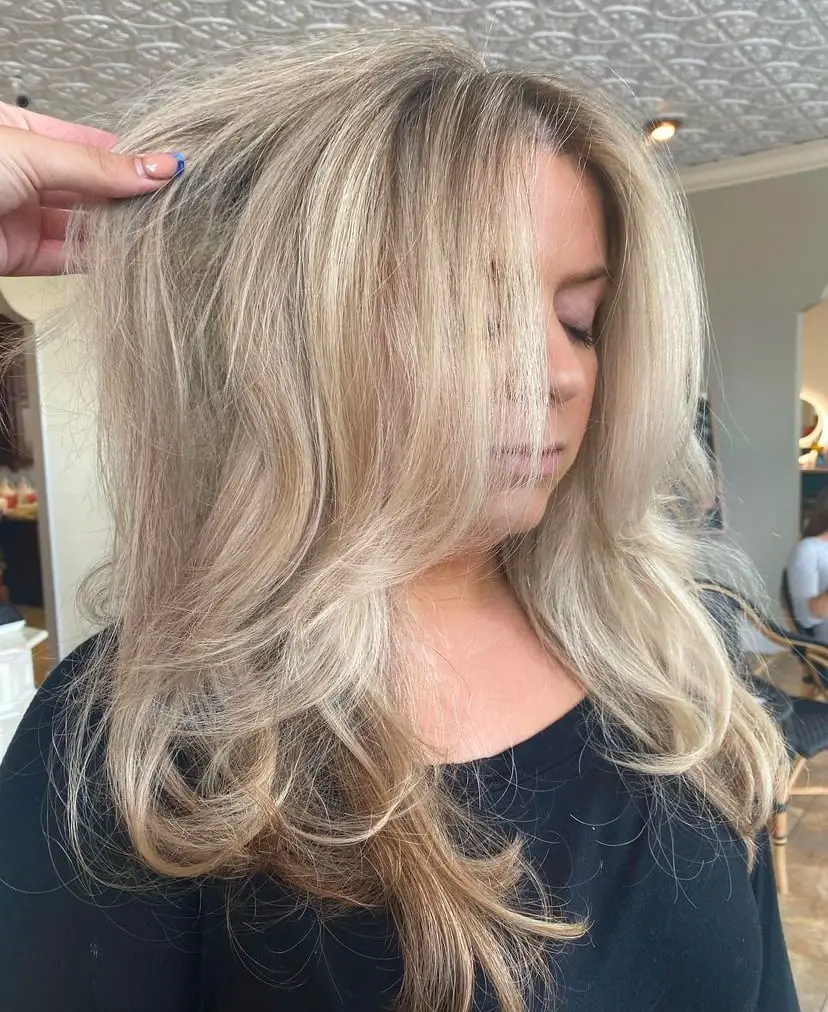 Mid-Back Ash Blonde Layered Blowout — Simple 90s Blowout Hair