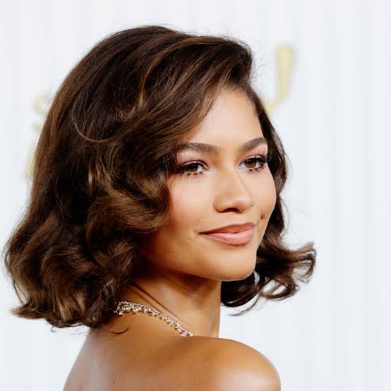 Chin Length Dark Brown Bob With Soft Waves — Simple 90s Blowout Hair