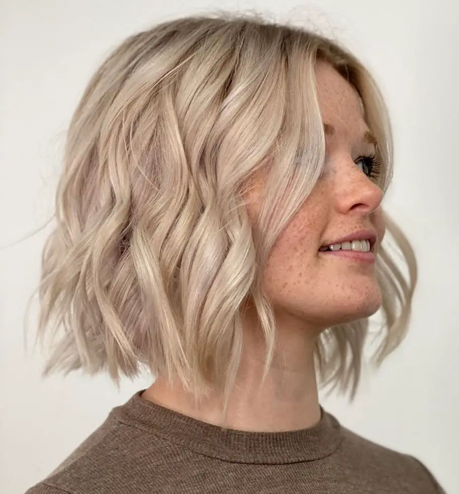 Ash Blonde Chin Bob With Lived-In Waves Ash Blonde Chin Bob With Lived-In Waves — Simple A-Line Bob