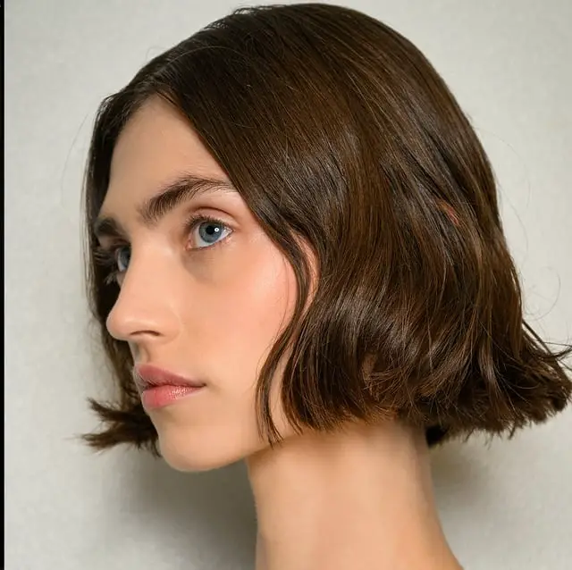 Dark Brown Collarbone Bob With Subtle Waves Dark Brown Collarbone Bob With Subtle Waves — Simple A-Line Bob