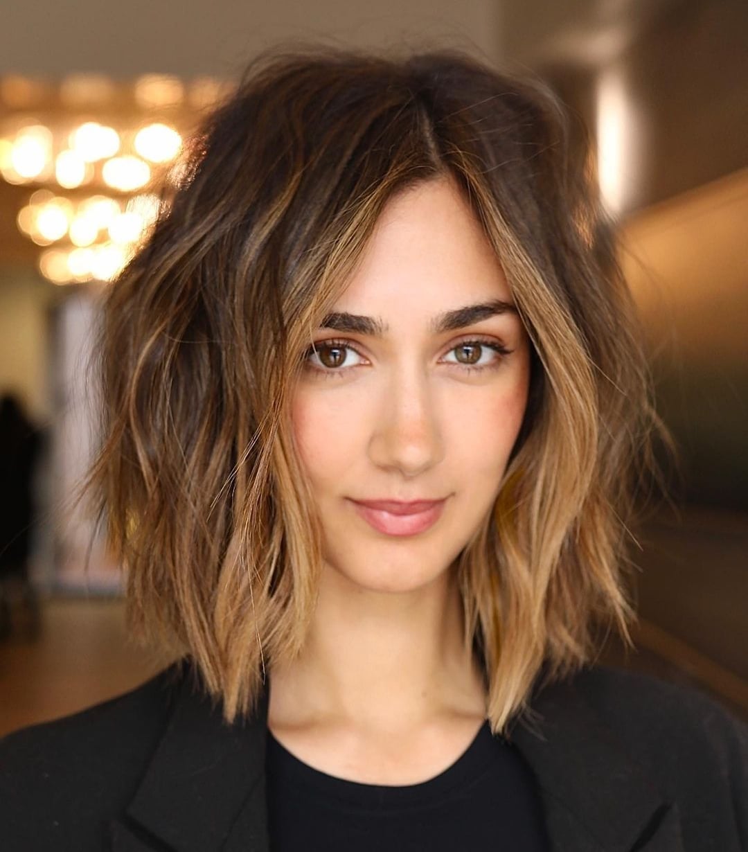 Collarbone Bob With Face Framing Layers Collarbone Bob With Face Framing Layers — Simple A-Line Bob