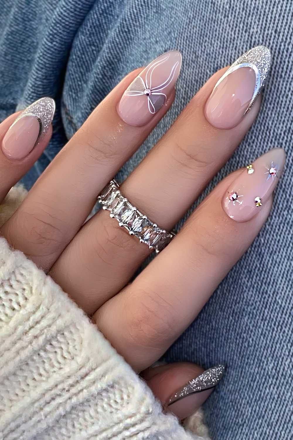 Silver Border Flower Art French Almond Silver Border Flower Art French Almond — Simple Almond French Tip Nails