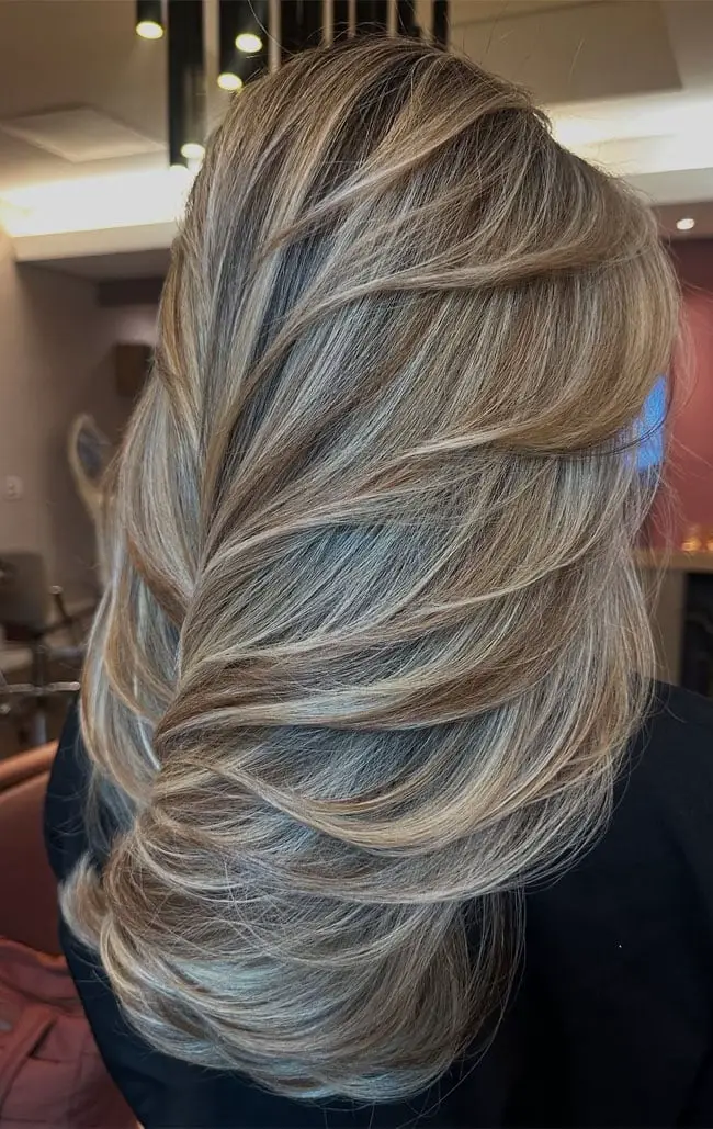 Mid-Back Ash Blonde With Beige Highlights and Curtain Bangs Mid-Back Ash Blonde With Beige Highlights and Curtain Bangs — Simple Ash Blonde
