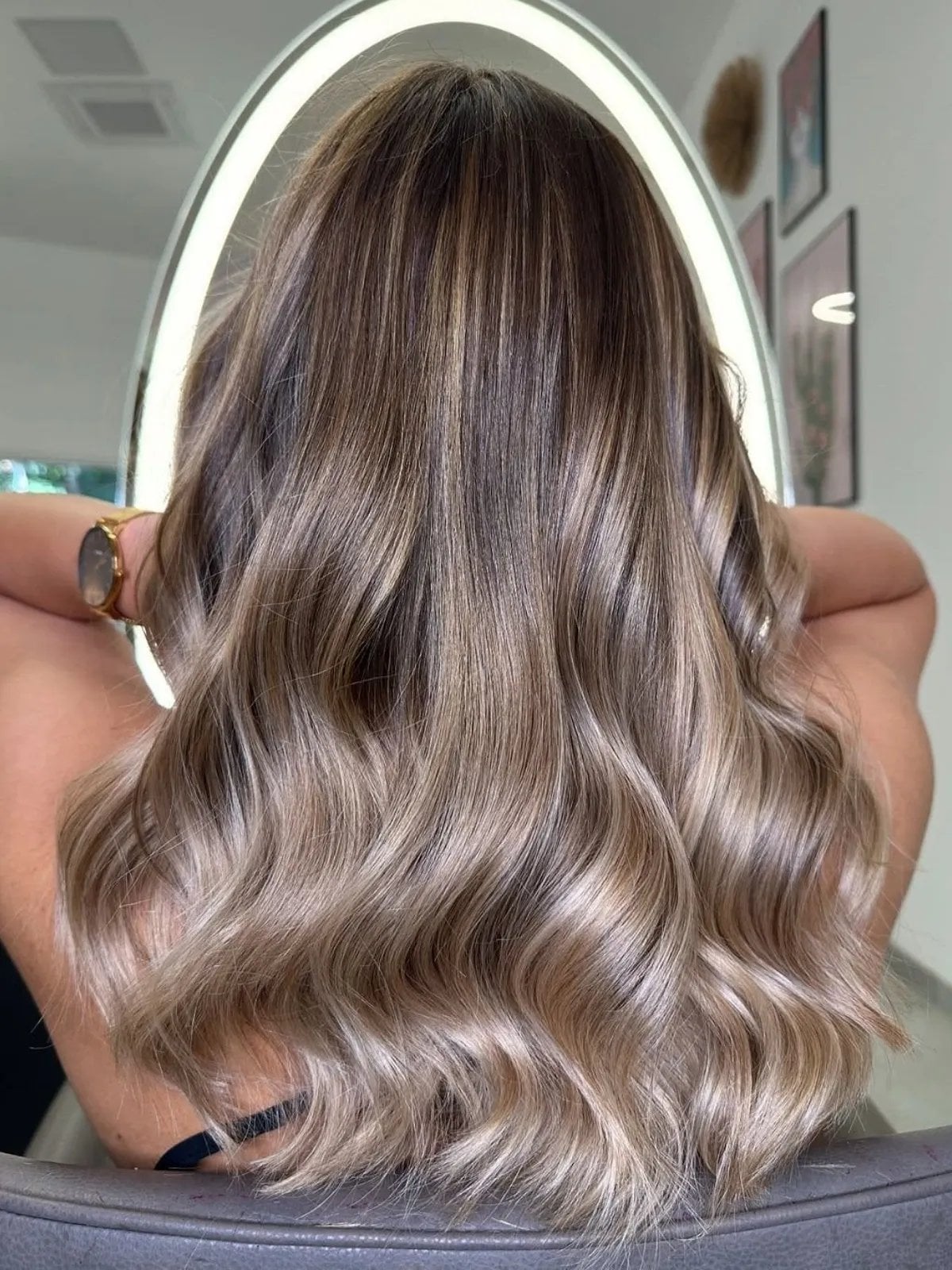 Mid-Back Ash Blonde Balayage In Wavy Blowout Mid-Back Ash Blonde Balayage In Wavy Blowout — Simple Ash Blonde