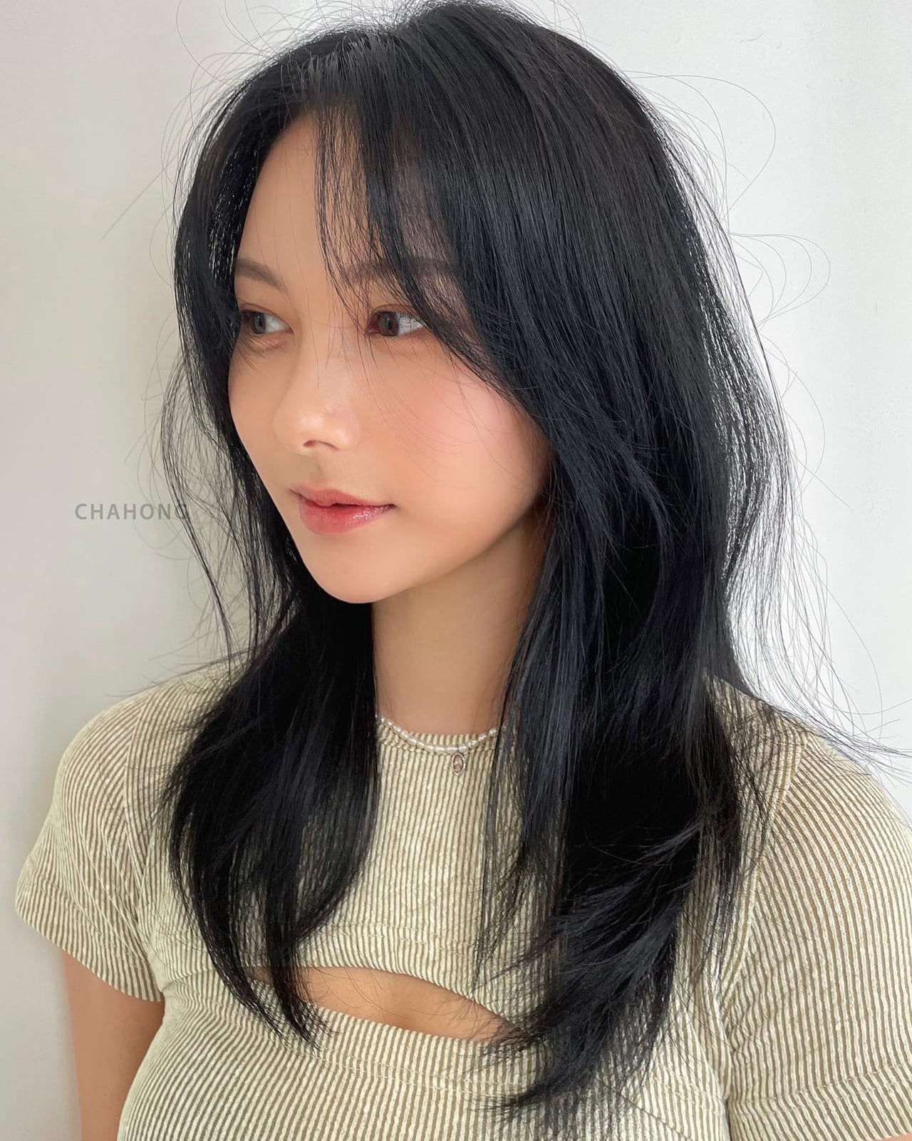 Mid-Back Layered Cut With Face-Framing Bangs — Simple Asian Haircuts