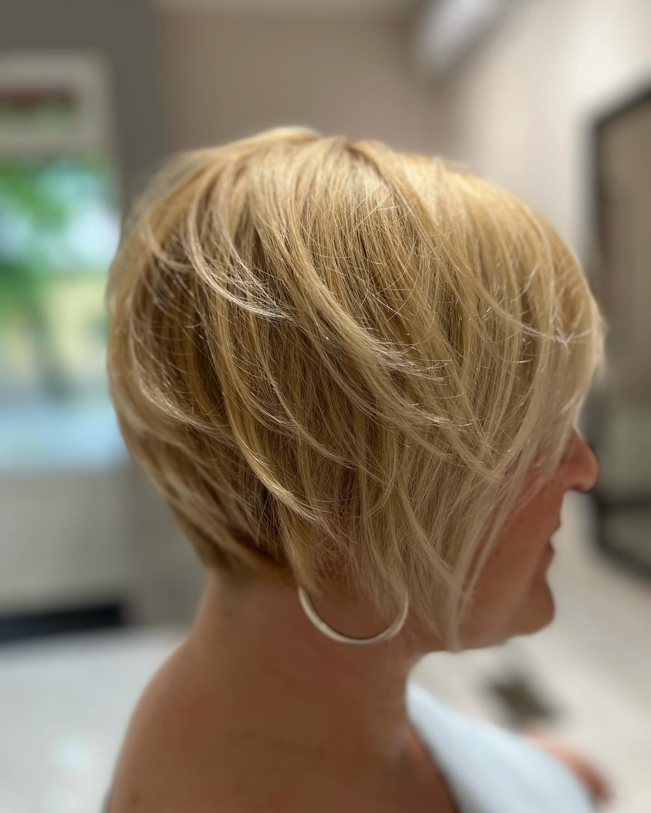 Layered Ash Blonde Bob Layered Ash Blonde Bob — Simple Asymmetrical Bob