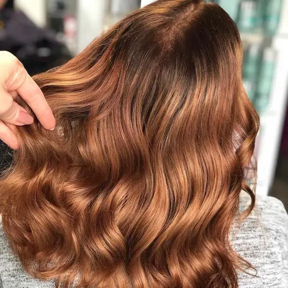 Collarbone Auburn With Lighter Auburn Balayage Blowout Collarbone Auburn With Lighter Auburn Balayage Blowout — Simple Auburn Balayage