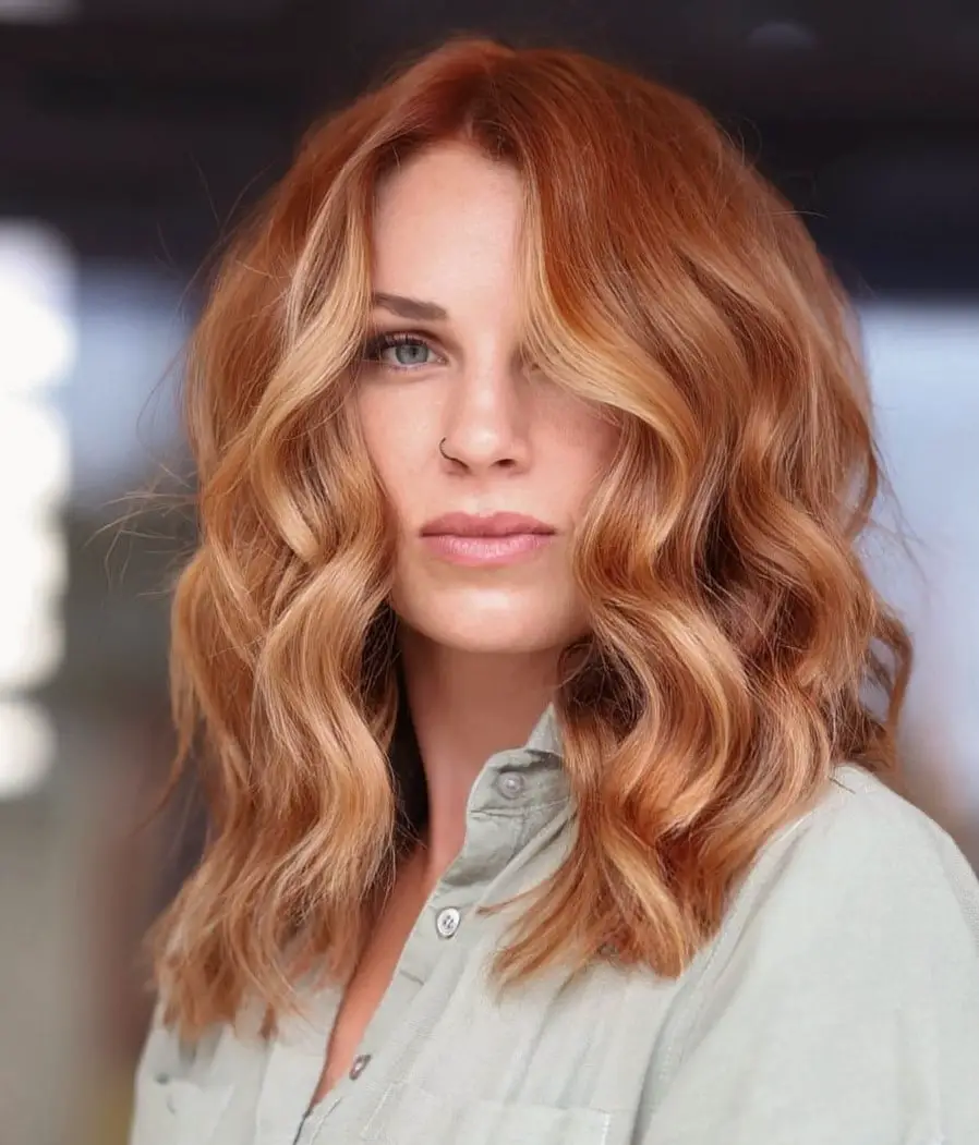 Collarbone Auburn With Side Bangs Collarbone Auburn With Side Bangs — Simple Auburn Highlights