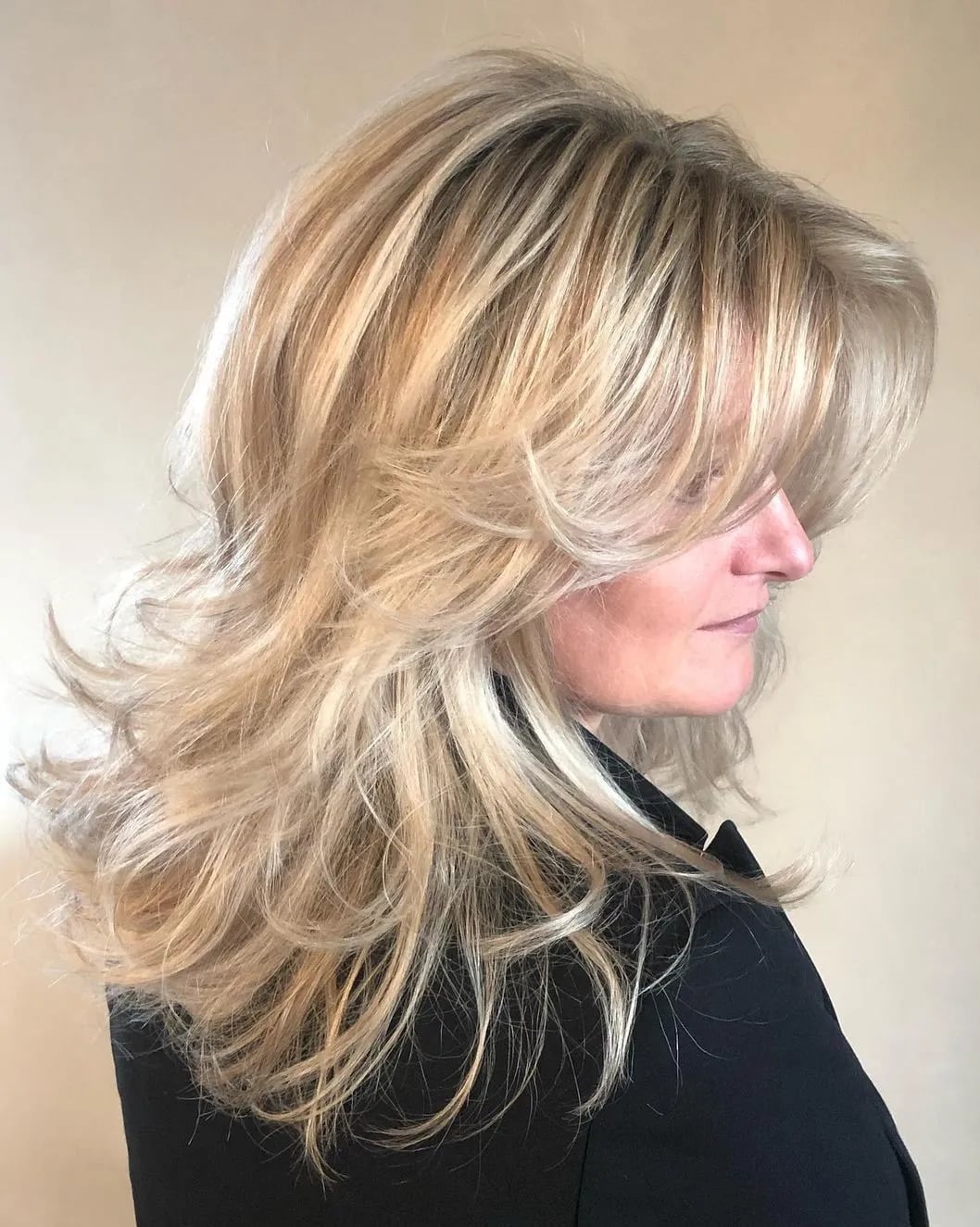 Face Framing Layers With Wavy Blowout Face Framing Layers With Wavy Blowout — Simple Back Haircuts