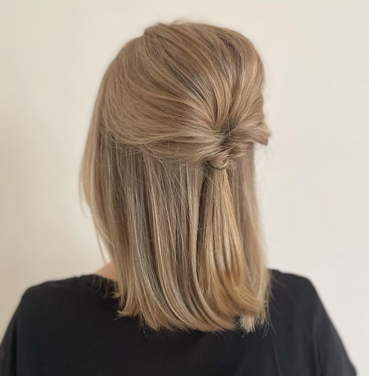 Collarbone Layers With Half-Up Twist Collarbone Layers With Half-Up Twist — Simple Back Haircuts