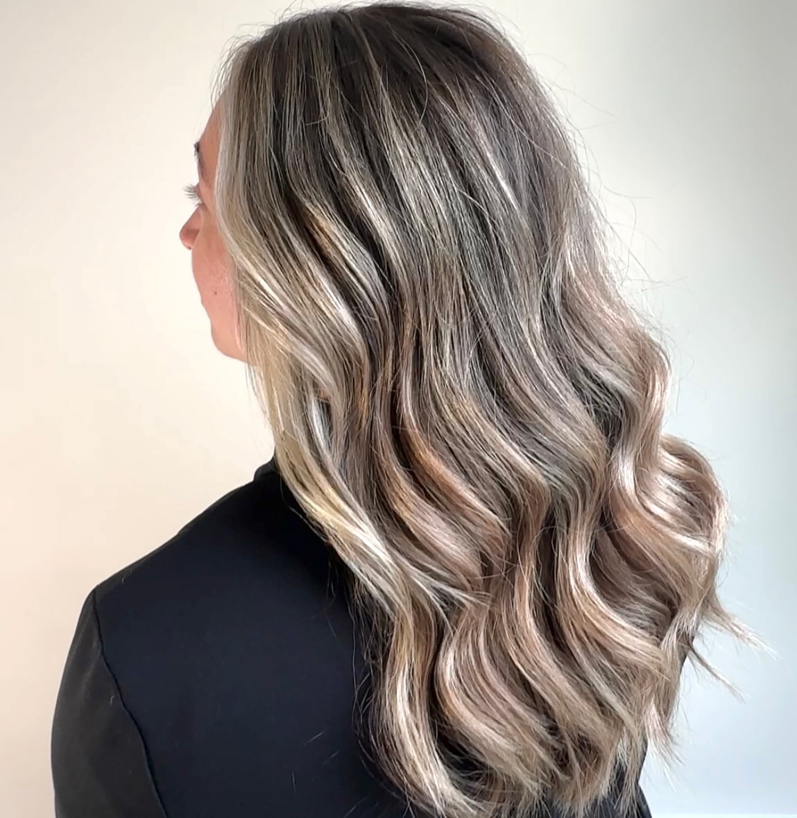 Mid-Back Bronde With Caramel Balayage Mid-Back Bronde With Caramel Balayage — Simple Balayage