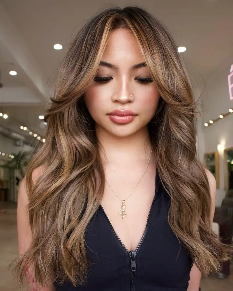 Mid-Back Blonde With Ash Blonde Balayage and Curtain Bangs Mid-Back Blonde With Ash Blonde Balayage and Curtain Bangs — Simple Balayage