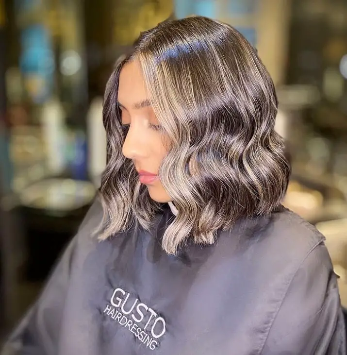 Collarbone Bob Dark Brown Blonde Balayage — Simple Balayage Bob