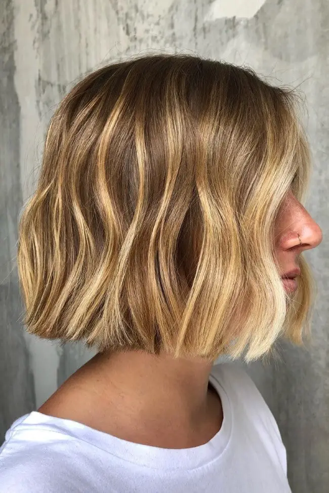 Collarbone Bob Blonde Balayage Curtain Bangs With Wavy Blowout — Simple Balayage Bob