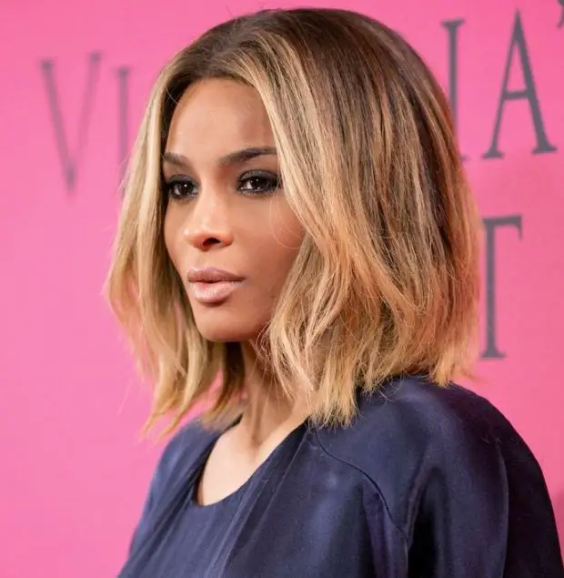 Collarbone Bob Side Swept Bangs Blonde Balayage — Simple Balayage Bob