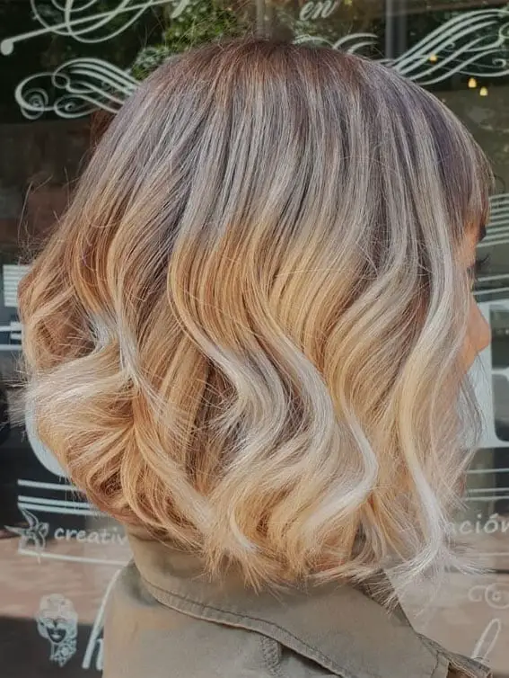 Collarbone Bob Voluminous Wavy Blonde Balayage — Simple Balayage Bob