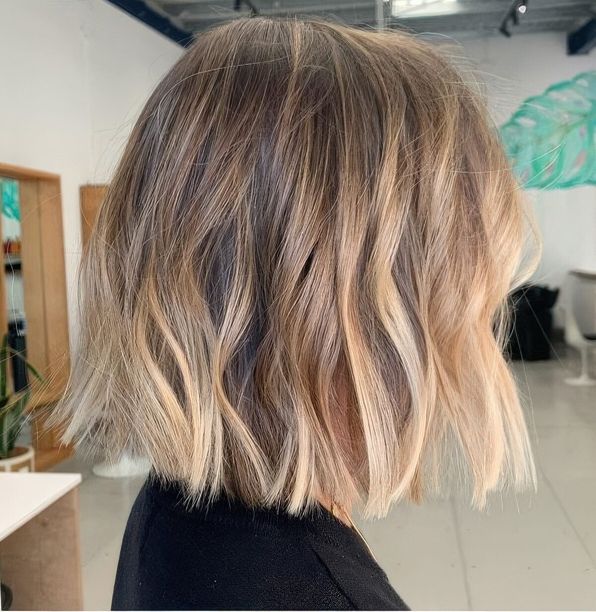 Collarbone Bob Brown Blonde Balayage With Showcasing The Color Blend — Simple Balayage Bob