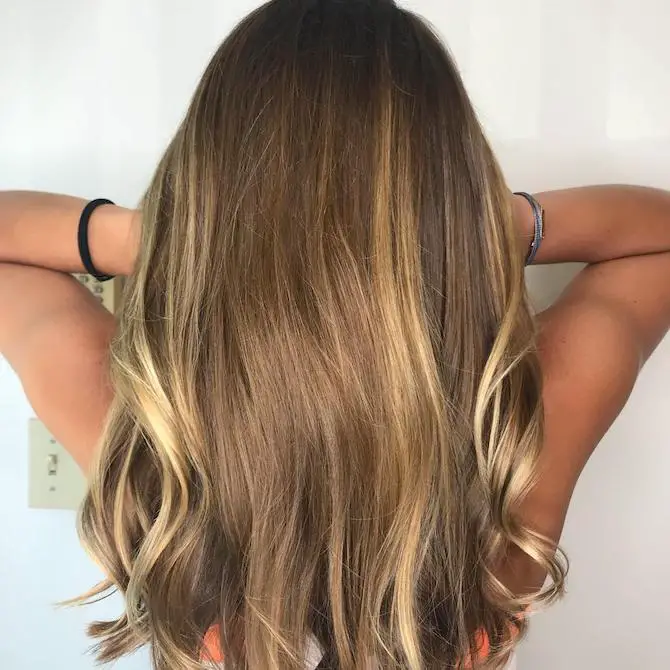 Mid-Back Length With Blonde Balayage Highlights and Loose Waves Mid-Back Length With Blonde Balayage Highlights and Loose Waves — Simple Balayage Highlights