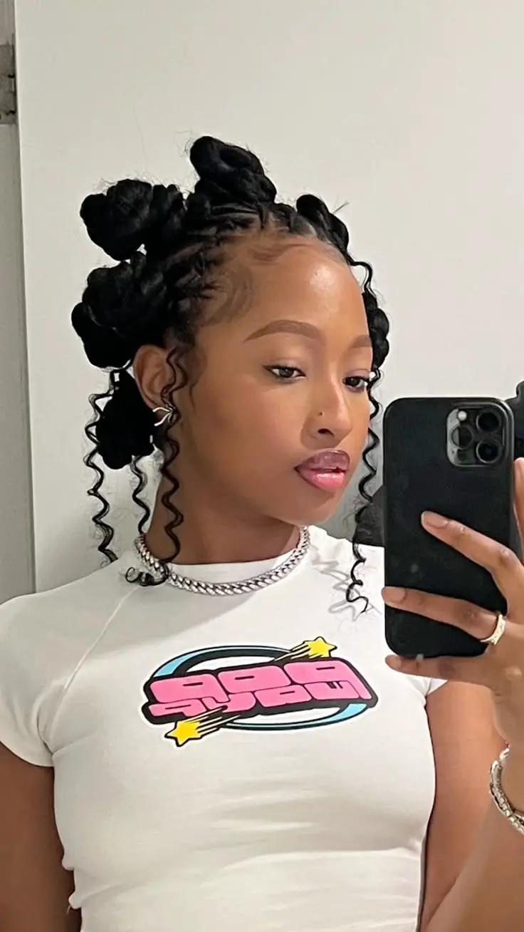 Bantu Knots with Graphic Print Cropped T-Shirt Bantu Knots with Graphic Print Cropped T-Shirt — Simple Bantu Knots